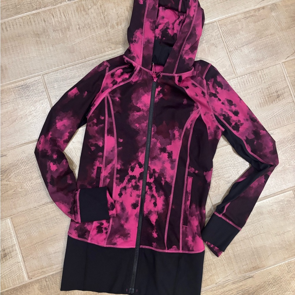 Lululemon Magenta and Black Zip Scuba jacket sweater